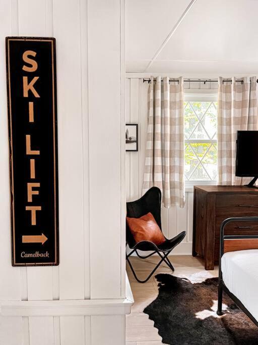 Stylish And Cozy Cabin, Walking Distance To Big Bass Lake Gouldsboro エクステリア 写真