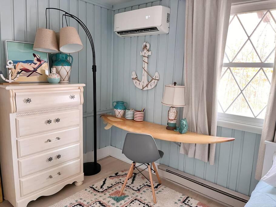 Stylish And Cozy Cabin, Walking Distance To Big Bass Lake Gouldsboro エクステリア 写真