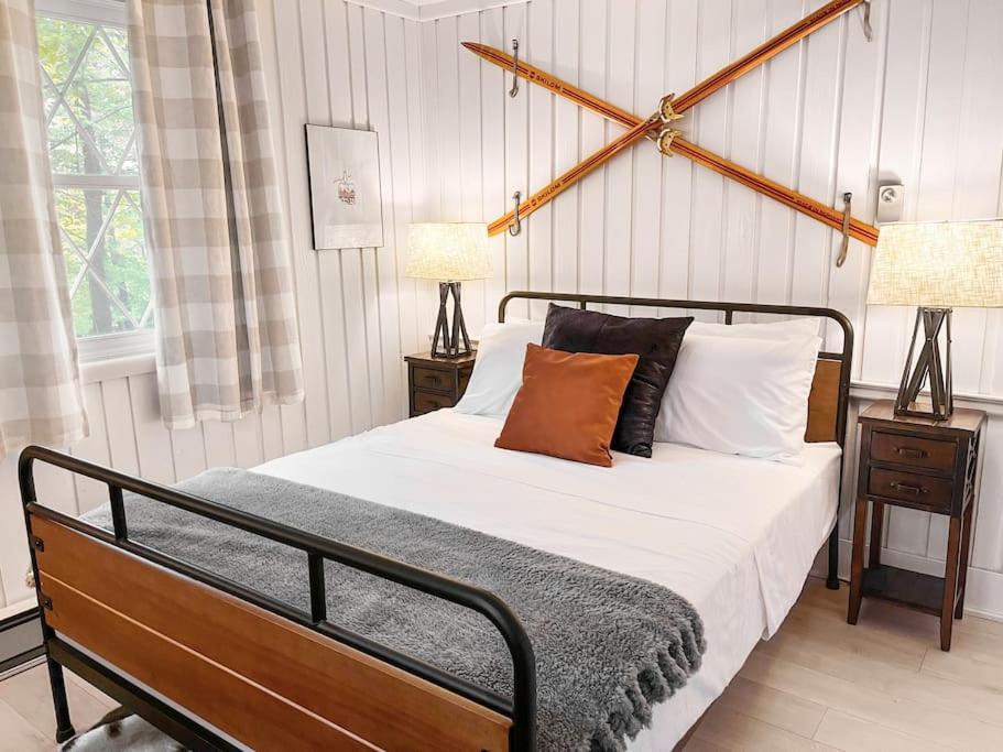 Stylish And Cozy Cabin, Walking Distance To Big Bass Lake Gouldsboro エクステリア 写真