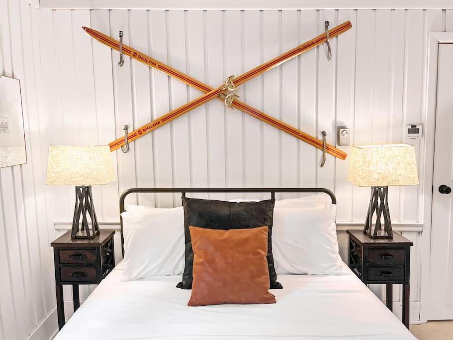 Stylish And Cozy Cabin, Walking Distance To Big Bass Lake Gouldsboro エクステリア 写真