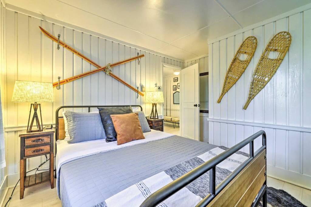 Stylish And Cozy Cabin, Walking Distance To Big Bass Lake Gouldsboro エクステリア 写真