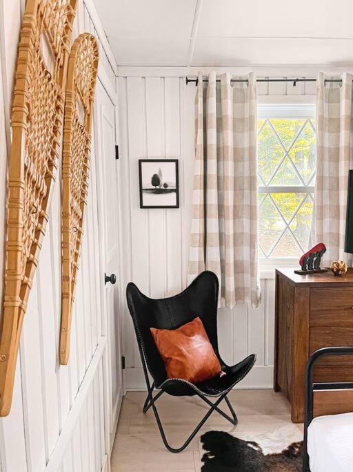 Stylish And Cozy Cabin, Walking Distance To Big Bass Lake Gouldsboro エクステリア 写真