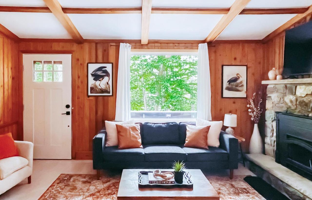 Stylish And Cozy Cabin, Walking Distance To Big Bass Lake Gouldsboro エクステリア 写真