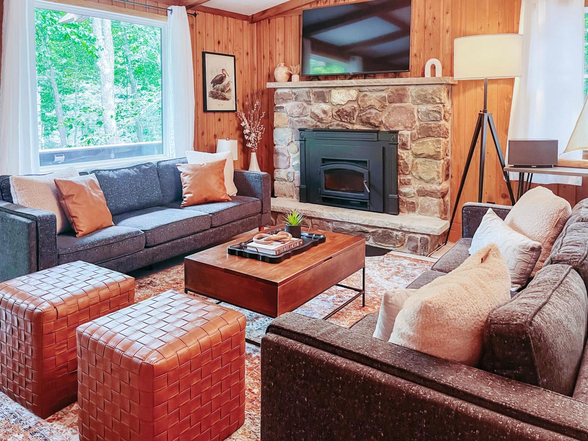 Stylish And Cozy Cabin, Walking Distance To Big Bass Lake Gouldsboro エクステリア 写真